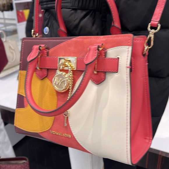 MICHAEL KORS Hamilton Small Two-Tone Satchel
COLOR LIGHT BERRY SHERBET MULTI
NWT - Picture 15 of 16